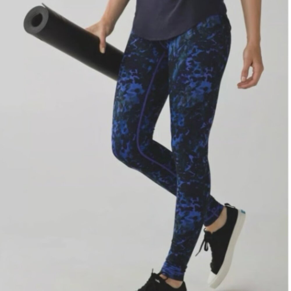 Lululemon Wunder Under Leggings in Floral Iris Flower Print size 4